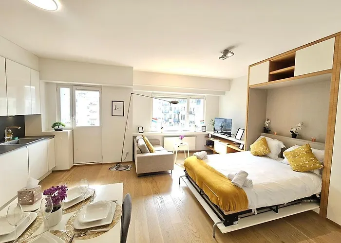 Stylish In Luxembourg-lux11 *